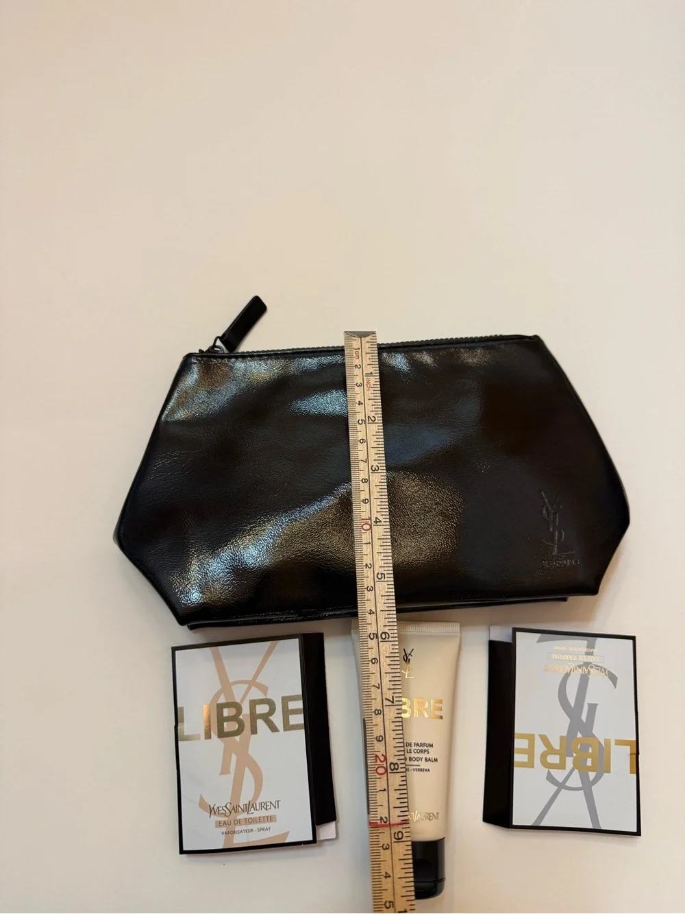 Yves Saint Laurent Libre Gift Set with Black Pouch